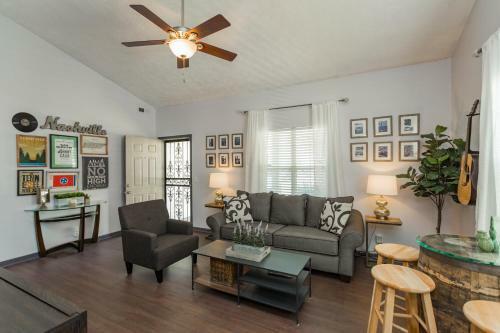 Fun Buena Vista Heights Home Close To Downtown