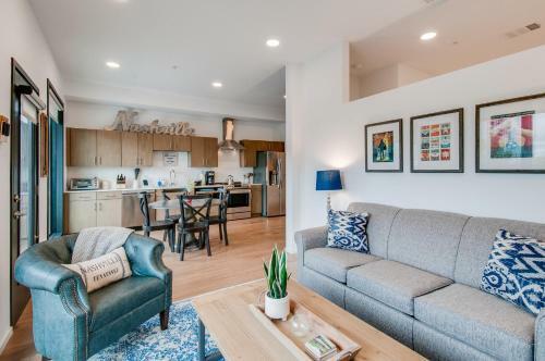 Apartamento Illume - Chic Resort Community - Skyline Balcony Condo