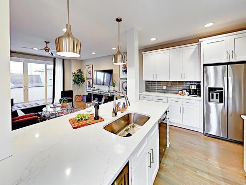 1011a 12th Ave North Townhome Townhouse