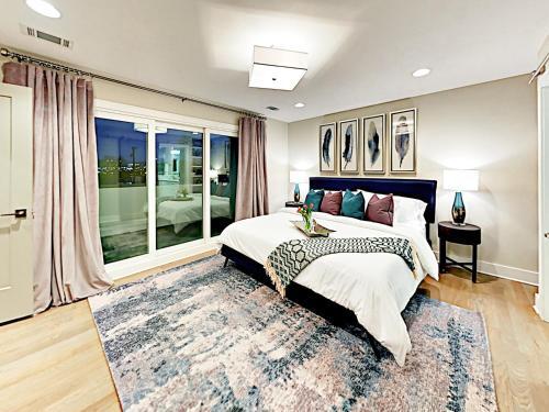1011a 12th Ave North Townhome Townhouse