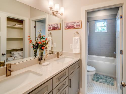 Apartamento New Listing! Walk To Dining, Brand-new Duplex Duplex