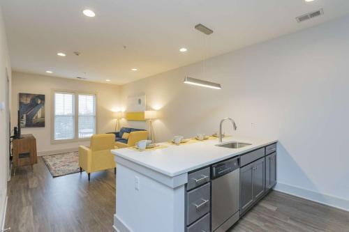 Artsy Inglewood Condo