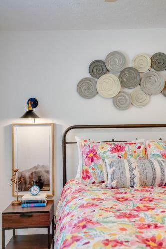 Boho Chic 2bd Walk To Shelby Park And Restaurants!
