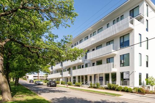 Apartamento Illume - Sleek Guch View Escape - Corner Unit Condo