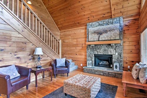 Mountaintop Manor With Hot Tub, Resort Pool Access