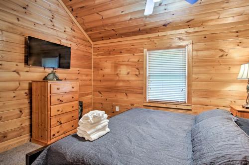 Mountaintop Manor With Hot Tub, Resort Pool Access