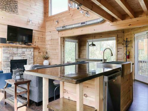 Mountain Splash -heated Indoor Pool, Hot Tub, Arcade Game Room