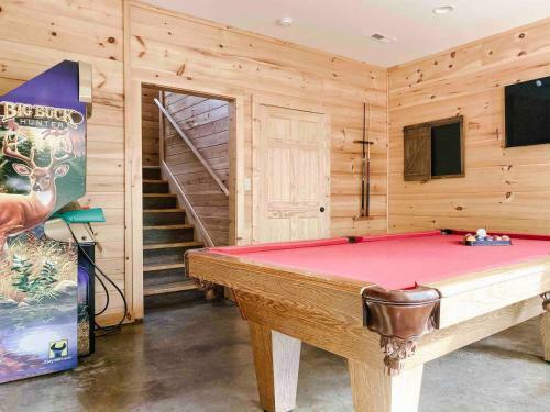 Mountain Splash -heated Indoor Pool, Hot Tub, Arcade Game Room
