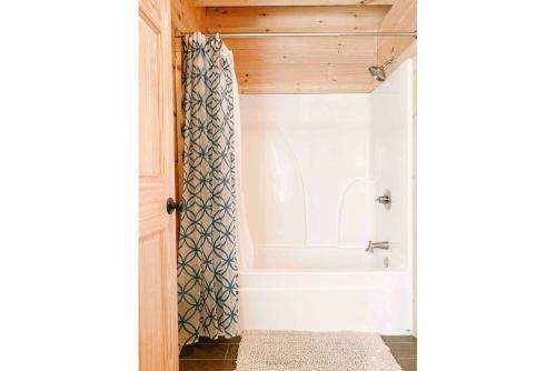 Mountain Splash -heated Indoor Pool, Hot Tub, Arcade Game Room