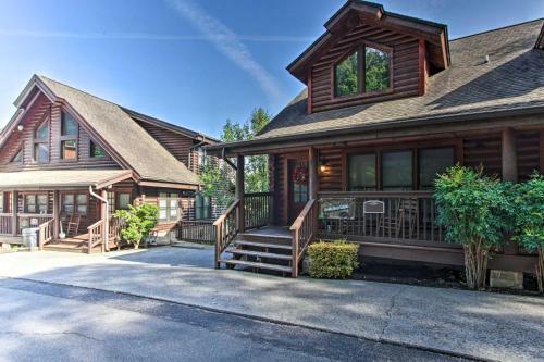 Pigeon Forge Resort Studio Cabin On Dollywood Ln!