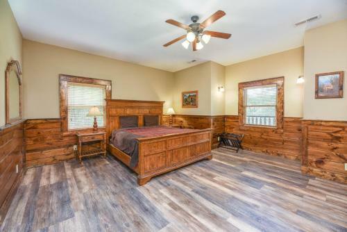 Smokystays 6 Bedroom Cabin