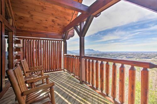 Upscale Retreat With Deck, Hot Tub, And Stunning Views