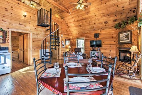 Rustic Pigeon Forge Mtn Cabin With Hot Tub And Views!