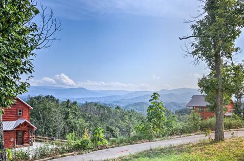 Majestic Mountain Magic - 3 Miles To Dollywood!