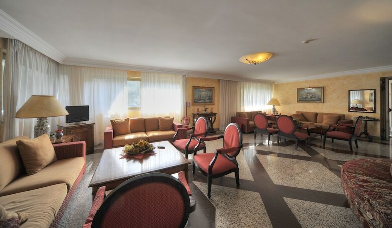 Hotel Aurora Garden