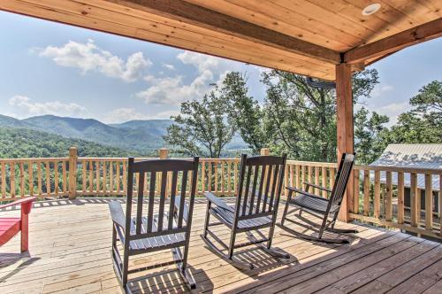 Award-winning Pigeon Forge Residence With Game Room!