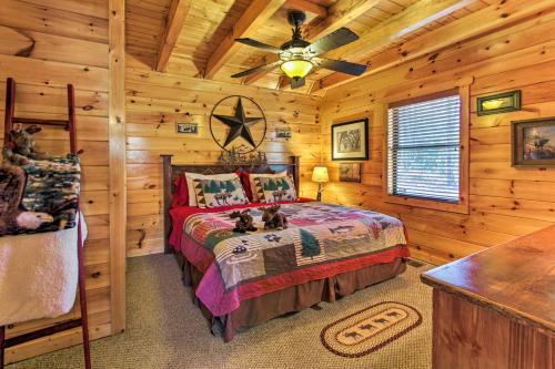 Serene Forest Home With Loft About 13 Mi To Dollywood!