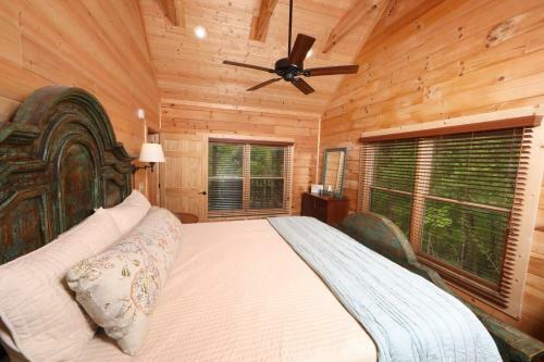 Honey J's Mountain Retreat