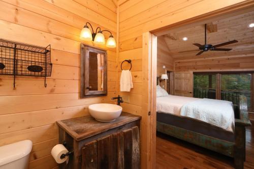 Honey J's Mountain Retreat