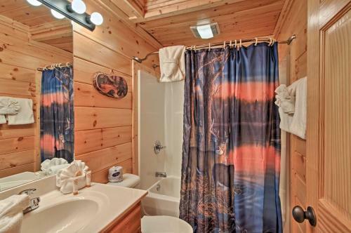 Log Cabin, 6 Mi To Great Smoky Mountains Parkway!