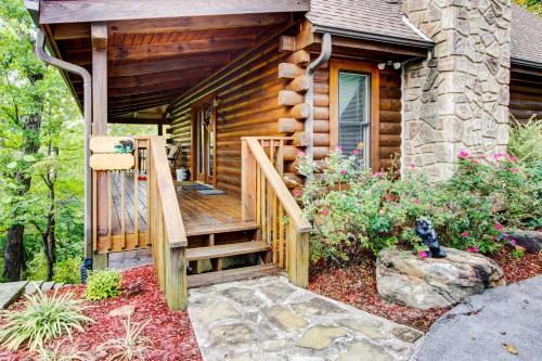 Rustic Sevierville Cabin With Spacious Porch And Views!