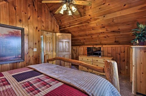 Sevierville Cabin With Hot Tub, Views And Pool Access!