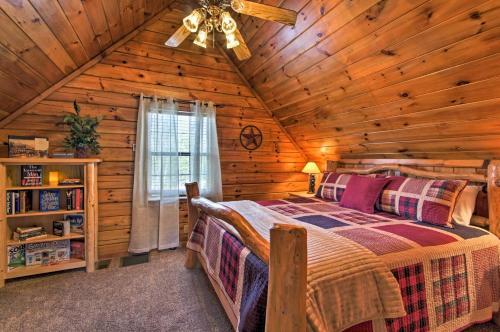 Sevierville Cabin With Hot Tub, Views And Pool Access!