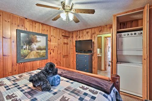 Sevierville Cabin With Hot Tub, Views And Pool Access!