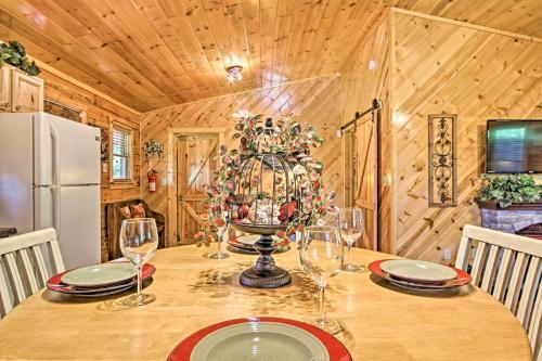 Quaint Sevierville Cabin With Hot Tub, Yard And 2 Decks
