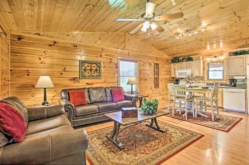 Quaint Sevierville Cabin With Hot Tub, Yard And 2 Decks