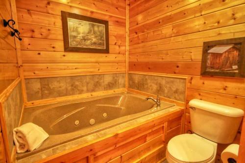 Tennessee Treasure #232 By Aunt Bug's Cabin Rentals
