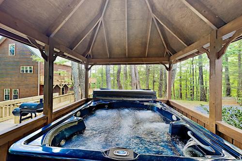 Serenity Together - 2 Mountain Cabins With Hot Tubs Cabin