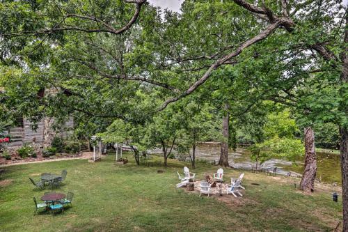 Apartamento Smoky Mtn Retreat On River With Fire Pit And Deck