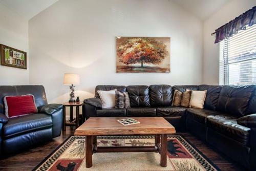 Cozy Cades Cove Condo With Community Pool