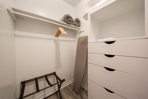 Wanderjaunt - West Campus Apartments