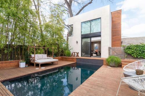 Contemporary Home In Downtown Austin