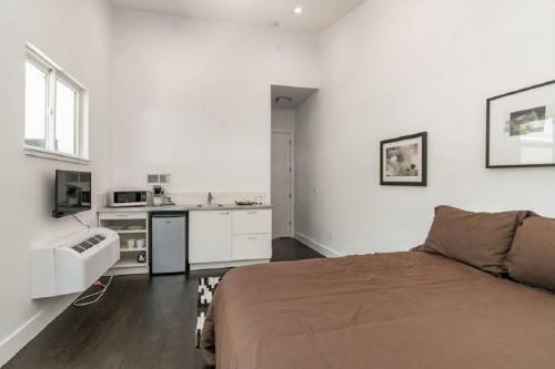 East Elizabeth St Main Home