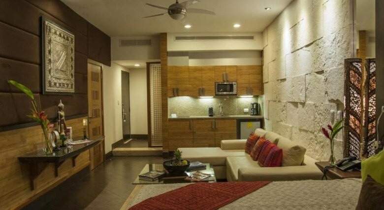 Hotel La Divina By Aldea Thai