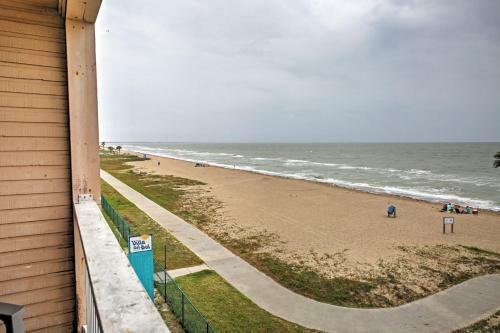 Apartamento Beachfront Corpus Christi Condo With Deck And Views!