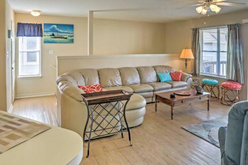 Apartamento Condo With Pool And Bay-view Balcony Walk To Beach!
