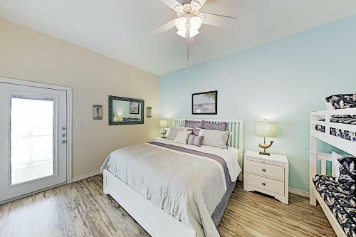 Poolside Beauty With Heated Pool - Steps To Beach Townhouse