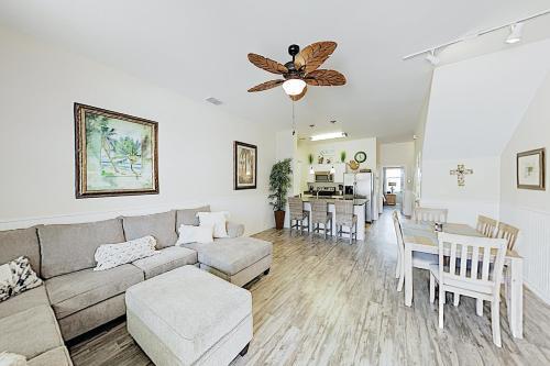 Poolside Beauty With Heated Pool - Steps To Beach Townhouse