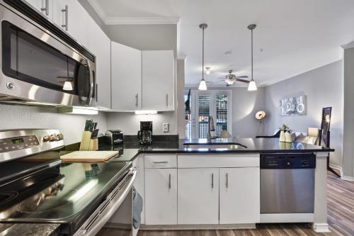 Cozysuites 2br 2ba Beautiful Apartment
