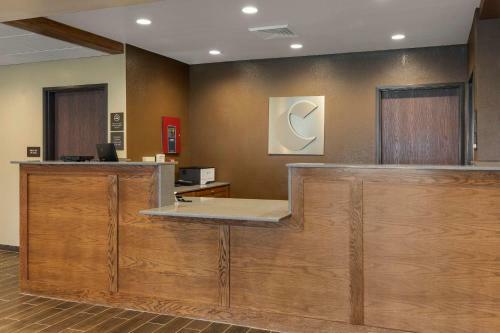 Hotel Comfort Inn & Suites