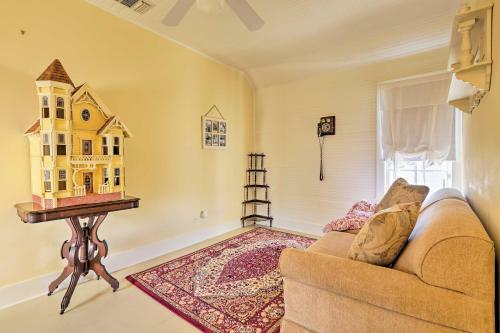 Charming Fredericksburg Home-1 Block From Main St!