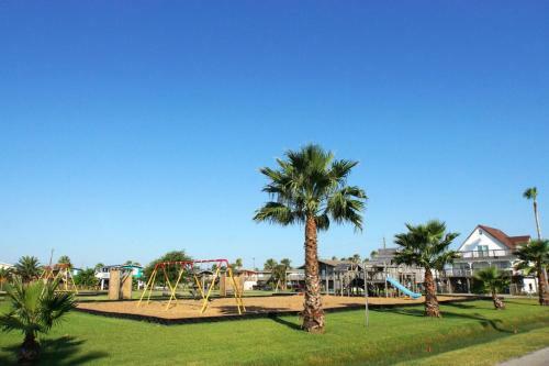 Barefoot Pelican By Ryson Vacation Rentals