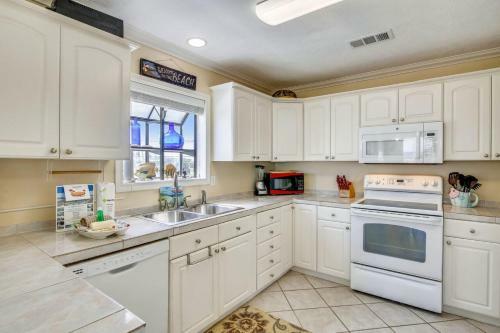 Barefoot Pelican By Ryson Vacation Rentals