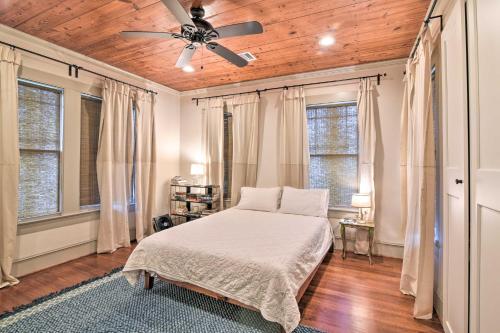 Modern Bungalow Walk To Cafes And Restaurants!