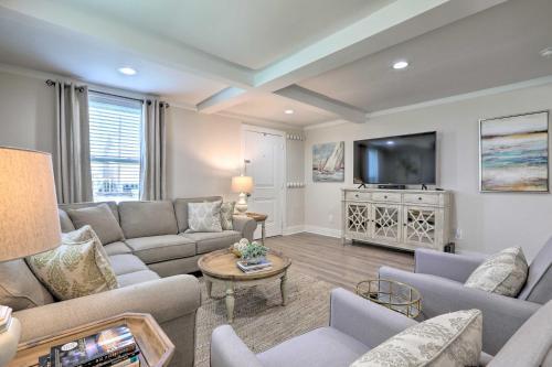 Dog-friendly Galveston Home - Walk To Beach!