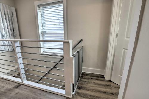 Dog-friendly Galveston Home - Walk To Beach!